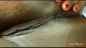 Preview 3 of Aex Beeg - Lesly Mapuka vous pr&eacute_sente son cul et sa chatte