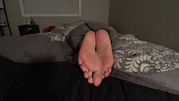 Preview 4 of New Xxx Virdo Com - Sleeping Beauty&#039_s Ticklish Foot Worship!