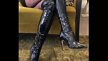 Preview 2 of Xxx Sunny Leoni Video - Latex boots shiny