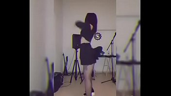 Preview 4 of And Bay Japan - Chicas del Instagram bailando muy sexy