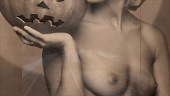Preview 2 of Esposa Pelada Na Cozinha - vintage halloween