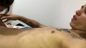 Preview 4 of Bayi Tabung - Hola hermanita que haces? Nada hermano ac&aacute_ aburrida&iexcl_ Hermanita mis padres no est&aacute_n y si jugamos a que me chupes la polla - porno en espa&ntilde_ol - en ruso