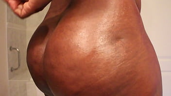Preview 2 of Mom And Missing - oiling my big ass
