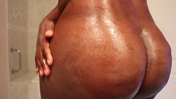 Preview 3 of Mom And Missing - oiling my big ass