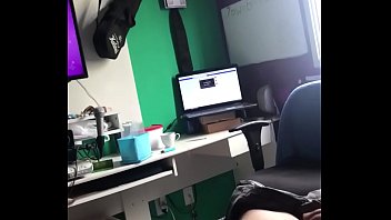 Preview 1 of Katrina Kaif Fake Porn Video - Punheta na Cama #14