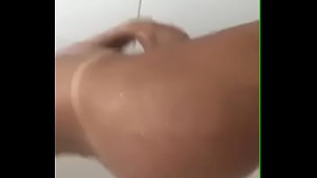 Preview 4 of Anissa Hot Moms - Jenny no banho