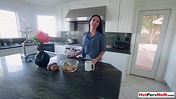 Preview 1 of High Junior - My busty MILF stepmommy cant cook but she loves sucking
