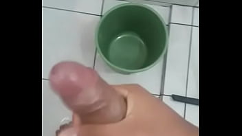 Preview 4 of Old Granny Breast Feeding - Novinho na punheta