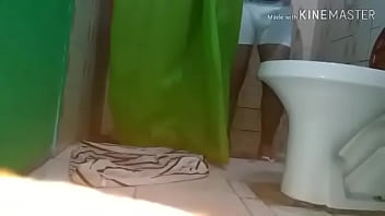 Preview 3 of Lal Sadi Me Bhabhi Sex 2018 - banho da cueca , entenda
