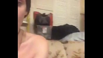 Preview 2 of New English Porn Video - gostosa do periscope pagando peitinho ao vivo PARTE 1