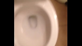Preview 1 of Gwein Garci - Taking a piss