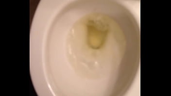 Preview 4 of Gwein Garci - Taking a piss