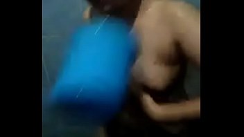 Preview 3 of Yuendumu - mandi sambil vcs terus sama pacar ga tahan