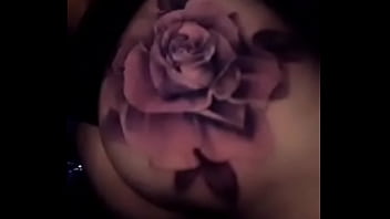 Preview 4 of Rayel Xxx - Ol&aacute_ queridos mais uma tatuagem