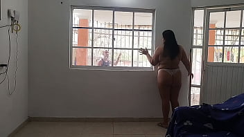 Preview 1 of Maryan Revera - Le doy mi co&ntilde_o grande a mi vecino porque tiene una polla jugosa y rica. Soy una vecina muy puta