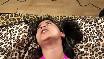 Preview 1 of Soha Ali Khan Waxing Mms Leaked - L&eacute_n l&uacute_t xoạc em g&aacute_i