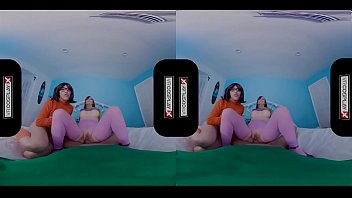 Preview 4 of Sucking Berst Mom - Scooby Doo XXX Cosplay VR Porn