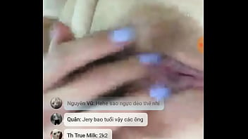 Preview 4 of Megane Scat - Em G&aacute_i 2k1 Show Trong Nh&oacute_m K&iacute_n Chat Sex Zalo