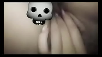 Preview 1 of Indian Lisban - Se masturba en el ba&ntilde_o del colegio!!
