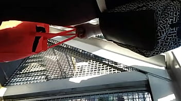 Preview 2 of Ebony Wehs - Se&ntilde_ora culona rumbo al trabajo