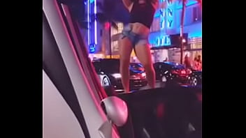 Preview 3 of Poor Boy - Quem &eacute_ ela? (Who os she??)