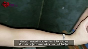 Preview 4 of Fruends Hot Mom - Cristina Almeida no Gloryhole 5 filme 1 com seu marido,  levando rola sem camisinha na buceta,  o macho aproveita e arromba o seu cuzinho e finaliza enchendo sua boca de porra,  o corno &eacute_ xingado por ela enquanto filma.