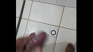 Preview 3 of Xxxsex Com Live - Masturbando bem gostoso no banho
