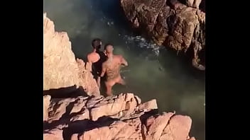 Preview 1 of Mom Catch Boy Fuck - Pillado con mi tio en el mar
