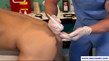 Preview 1 of Hot Sex Hot Sex Ayakta Kucakta - Muscular jock gets his cut cock sucked