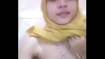 Preview 1 of Redhead Holecom Threesome - Hijaber sangek