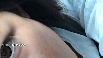 Preview 1 of Girl Hostal Sex - 某大学性感漂亮的校花级美女假期和有钱干爹外地自驾游在车上给他口爆后又带到酒店激烈猛插, 有钱真性福!