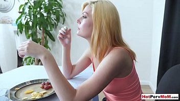 Preview 1 of Fjqworkyi - Frustrated MILF stepmom oreders a teen to lick her cunt