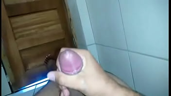 Preview 3 of Pantyhose Lady In Full 1080p Hd - Meu amigo deixou o celular destravado e olha o v&iacute_deo que encontrei dele batendo uma punheta gostosa