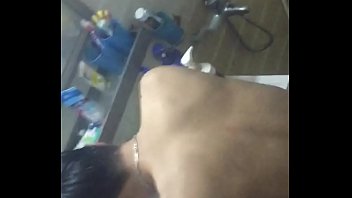 Preview 4 of Pakistani Teen Dance - Quay l&eacute_n anh trai tắm 1