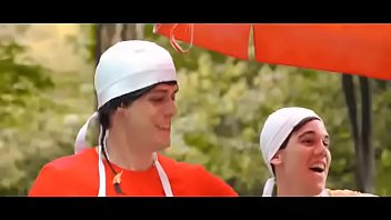 Preview 2 of Arab Mom Blackmailed - 2 HOMENS E UMA GAROTA NO PARQUE - KETCHUP