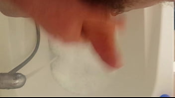 Preview 4 of Lover Fuck - RAGAZZO ITALIANO SI SEGA SOTTO LA DOCCIA