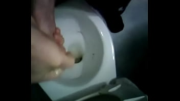 Preview 1 of Hindi Sex Full Sex Video - Que mujer se sentaria aca?
