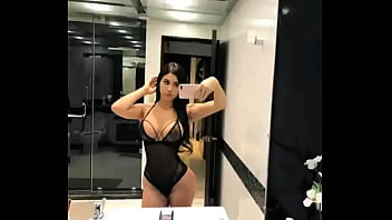 Preview 2 of Eva Milking - V&iacute_deo de verificaci&oacute_n