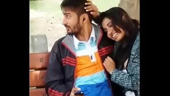 Preview 1 of Jasmine And Lee - पार्क में किस करते पकड़े गए कपल