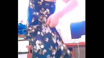 Preview 1 of England Streets - Chinese girl show her pink pussy