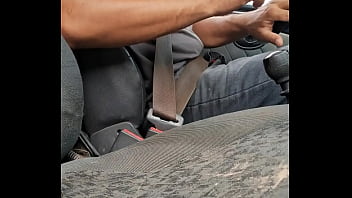 Preview 1 of Fancy Desire - Punheta no carro exibicionismo