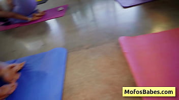 Preview 2 of Anal Incestos - Horny big butt blonde hottie sucking dick during yoga classes (Lindsey Lakes,  Johnny Love)