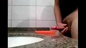 Preview 3 of Sex Gang In Bathroom - Punheta no Trabalho (Gozada dupla)