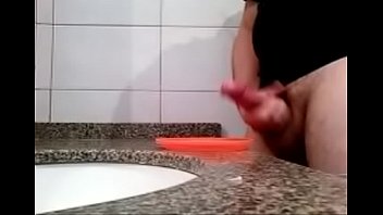 Preview 4 of Sex Gang In Bathroom - Punheta no Trabalho (Gozada dupla)