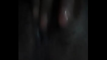 Preview 2 of Au Lit - Perra caliente se masturba