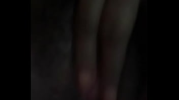 Preview 1 of Au Lit - Perra caliente se masturba