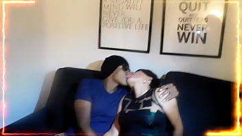 Preview 1 of Sexy Handjob Sex Video - FUI  DE MI  AMIGA LAURA (DIOSA), Y CREO QUE YO TENDRIA QUE HABER SIDO  LOCUTORA , POR LO QUE  ME GUSTA  LO NEGRO  DEL MICROFONO...,  SI ESTE  NEGRO  FUERA EL MICROFONO YO TRABAJO  24 X 24 A FULL , COMO  ME GUSTA LA PIJA  DEL NEGRO !!,  DIGO ... EL MICROFONO ..