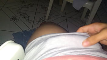 Preview 1 of Mom Ass Behind Door - novinho dotado23