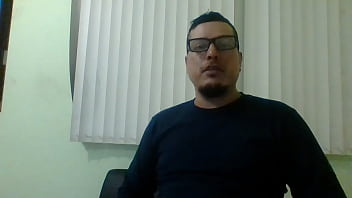 Preview 3 of Ass Finger Sniff Smell - V&iacute_deo de verificaci&oacute_n