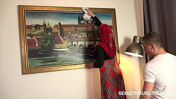 Preview 1 of Ebony Mom Sucking Bwc - BUSTY MUSLIM BABE